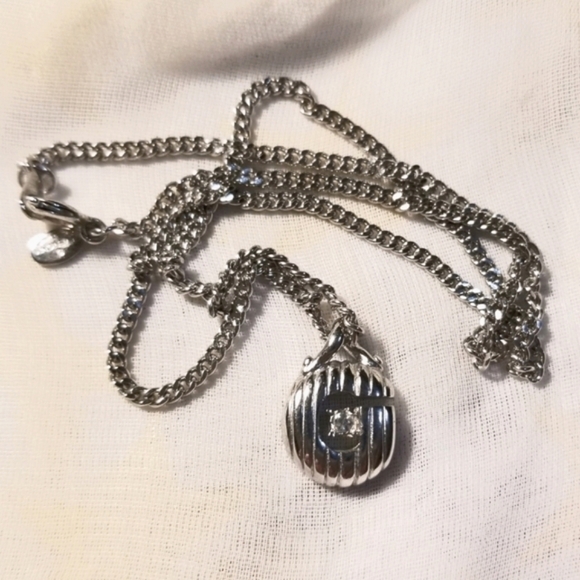 GIVENCHY LOGO Vtg Paris New York Necklace - Picture 2 of 8